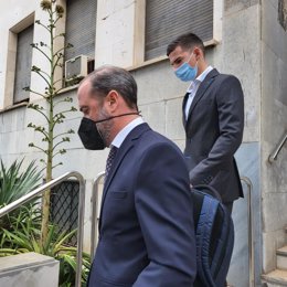 Archivo - Santi Mina abandona la Audiencia de Almería tras concluir la segunda sesión del juicio