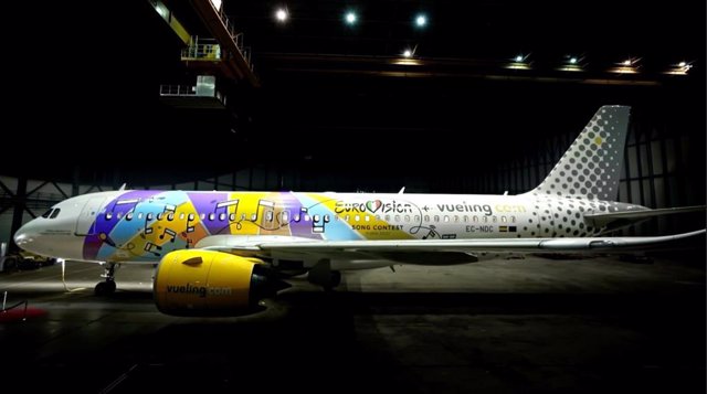 El avión de Vueling personalizado con la imagen de Eurovisión 2022