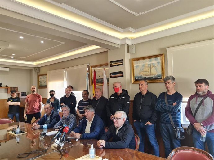 Rueda de prensa de FICA-UGT y de los delegados del sindicato en el comité de empresa del astillero vigués Hijos de J. Barreras.