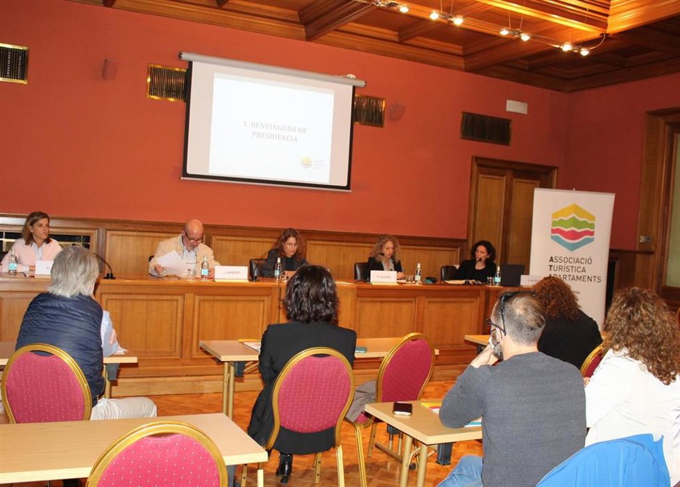 Esther Torrent durante la Asamblea de la entidad este miércoles en Girona