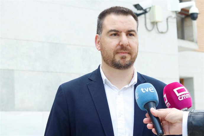 El diputado del PSOE Antonio Sánchez Requena