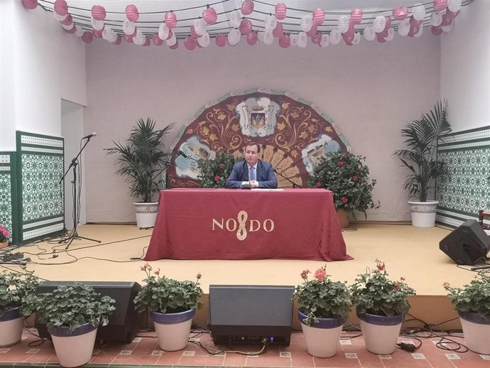 El delegado de Gobernación, Fiestas Mayores y Área Metropolitana, Juan Carlos Cabrera, tras la reunión diaria del Cecop especial para la Feria de Abril.