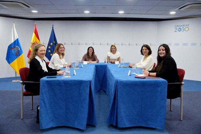 Reunión celebrada en Las Palmas de Gran Canaria entre las representantes del Ministerio de Igualdad y la Consejería de Derechos Sociales, Igualdad, Diversidad y Juventud del Gobierno de Canarias