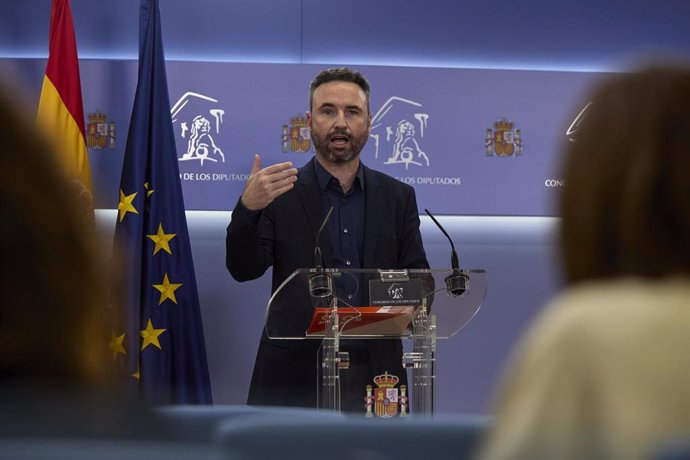 El diputado de Ciudadanos Guillermo Díaz en una rueda de prensa previa a una Junta de Portavoces, en la Sala Constitucional del Congreso de los Diputados, a 5 de abril de 2022, en Madrid (España).