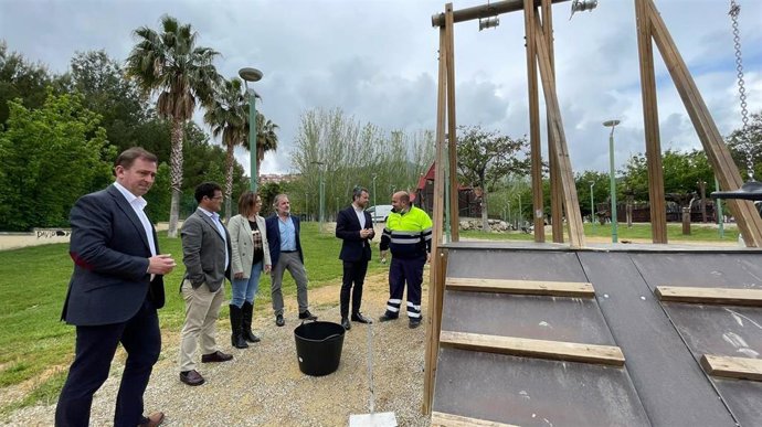 Visita a una zona de juego infantil.