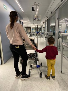 Visita de hermanos a pacientes ingresados en la UCIP.