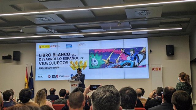 El secretario general de Cultura y Deporte, Víctor Francos, en la presentación del 'Libro blanco del desarrollo español de videojuegos 2021'