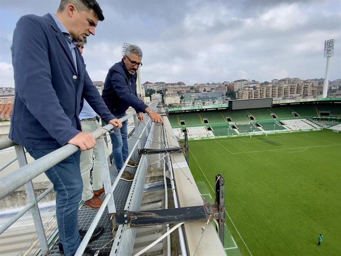 Visita de los concejales socialistas a los Campos de Sport