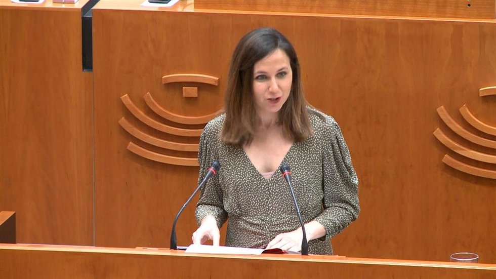 La ministra de Derechos Sociales y Agenda 2030, Ione Belarra, en su intervención en Mérida en la entrega de los Premios Reina Letizia