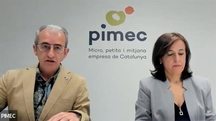 El secretari general de Pimec, Josep Ginesta, i la directora de l'rea de Treball, Sílvia Miró, en la roda de premsa telemtica