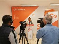 Concha Insúa destaca ante la bajada del paro en Granada que las políticas de Cs en la Junta "funcionan"