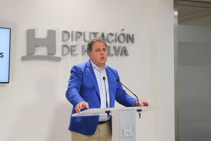El portavoz del Grupo Popular en la Diputación de Huelva, Juan Carlos Duarte, en rueda de prensa.