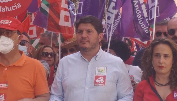 El coordinador provincial de Izquierda Unida en Huelva, Marcos Toti, en la manifestación del pasado 1 de mayo.