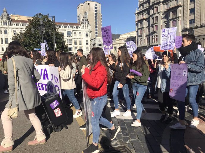 Archivo - Manifestantes en huelga estudiantil