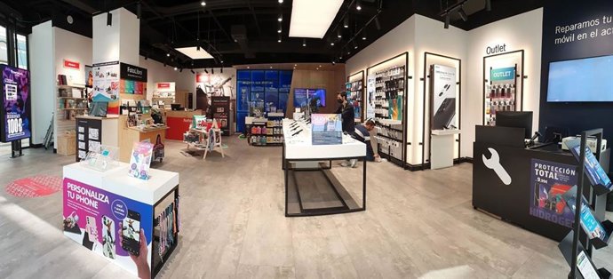 Phone House y Fotoprix firman un acuerdo de colaboración.