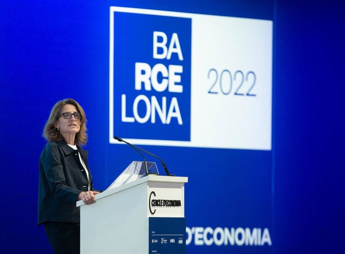 La vicepresidenta del Gobierno responsable de Transición Ecológica, Teresa Ribera, interviene durante la jornada inaugural de la XXXVII Reunió Cercle dEconomia, en el hotel W Barcelona, a 4 de mayo de 2022, en Barcelona, Catalunya (España). La XXXVII R