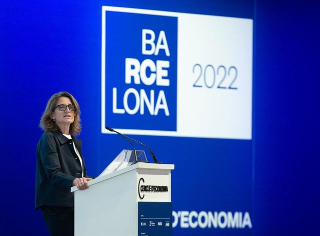 La vicepresidenta del Gobierno responsable de Transición Ecológica, Teresa Ribera, interviene durante la jornada inaugural de la XXXVII Reunió Cercle d’Economia, en el hotel W Barcelona, a 4 de mayo de 2022, en Barcelona, Catalunya (España). La XXXVII Reu