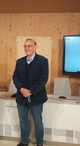 Archivo - El rector de la Universidad de Vigo y candidato a la reelección, Manuel Reigosa.