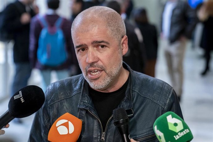 El secretario general de CCOO, Unai Sordo, ofrece declaraciones a los medios.