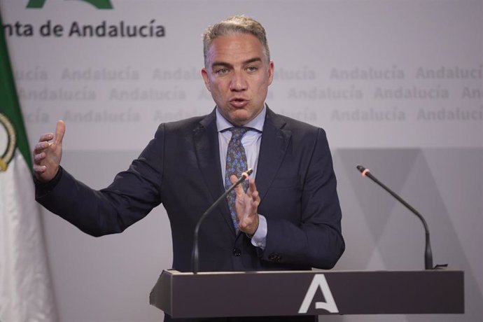 El consejero de Presidencia, Elías Bendodo, durante la rueda de prensa tras el Consejo de Gobierno de la Junta de Andalucía en el Palacio de San Telmo, a 3 de mayo de 2022 en Sevilla (Andalucía, España)