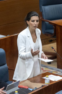 Vox duda de que Ayuso quiera "dar la batalla cultural" y le pide derogar leyes "ideológicas" y bajar impuestos