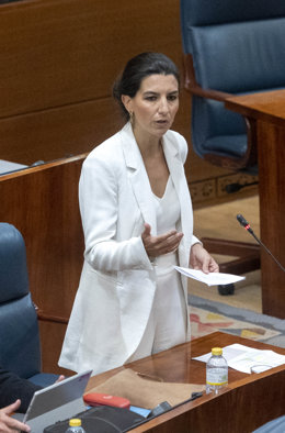 La portavoz de Vox en la Asamblea de Madrid, Rocío Monasterio, interviene durante una sesión plenaria, en la Asamblea de Madrid, a 5 de mayo de 2022