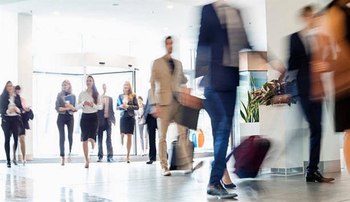 Unos 500 profesionales participan en un foro de comercialización de congresos e incentivos en Sevilla.