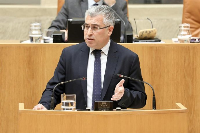 El consejero de Desarrollo Autonómico, José Ángel Lacalzada,