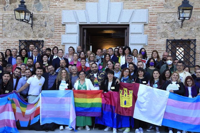 Colectivos LGTBi muestran su felicidad por aprobarse una Ley en C-LM que visibiliza al colectivo y reconoce sus derechos