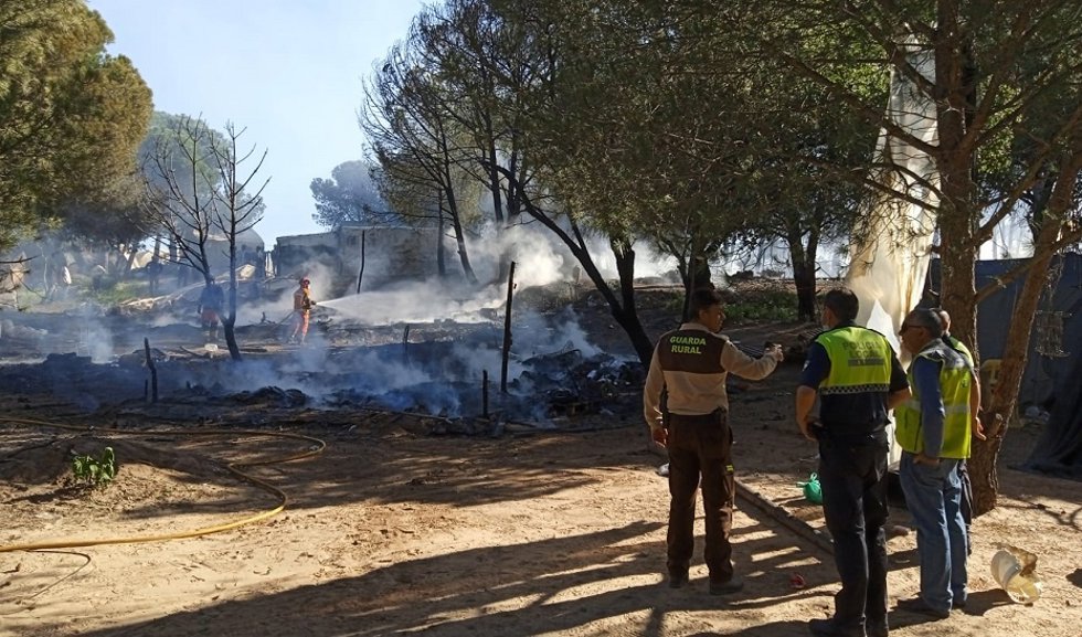 Incendio de chabolas en Lucena.