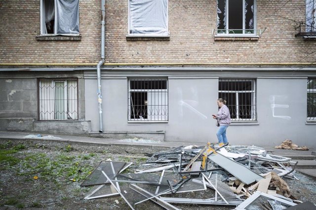 Un edificio destruido por los ataques en Kiev