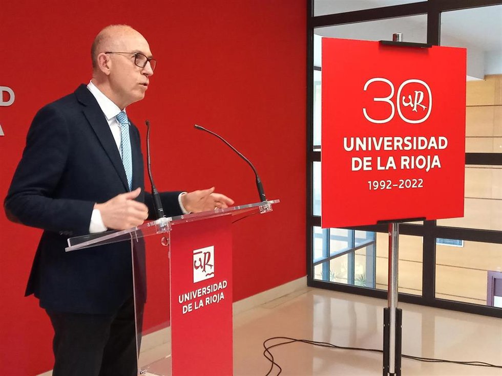 El rector de la Universidad de La Rioja, Juan Carlos Ayala, ha presentado está mañana los principales actos de celebración del 30 Aniversario de la Universidad de La Rioja
