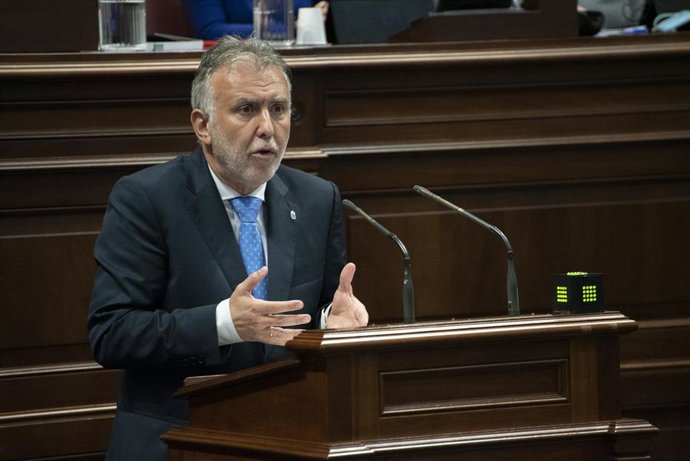 Archivo - El presidente del Gobierno de Canarias, Ángel Víctor Torres, en el Debate sobre el Estado de la Nacionalidad