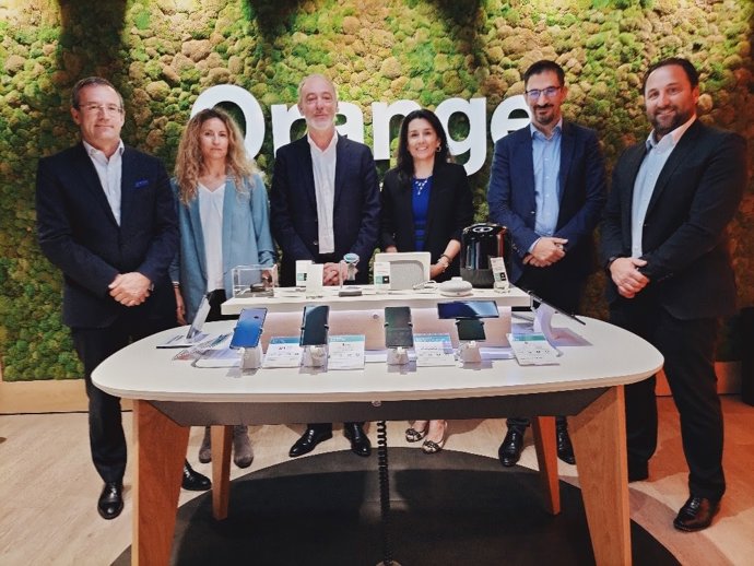 Archivo - Zurich se convierte en la aseguradora exclusiva de todos los dispositivos móviles de Orange