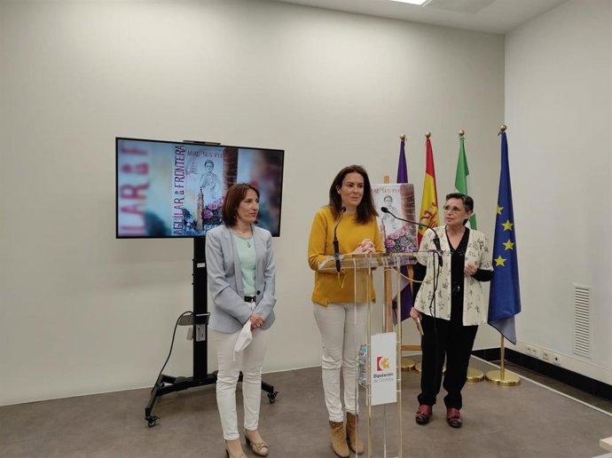 La delegada de Turismo en la Diputación de Córdoba, Inmaculada Silas, informa sobre la iniciativa 'Aguilar abre sus puertas'.