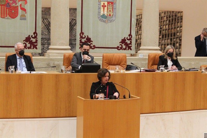 Archivo - La diputada de Izquierda Unida, Henar Moreno