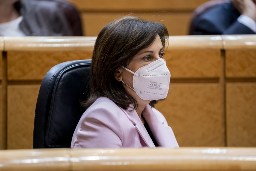 La ministra de Defensa, Margarita Robles, en una sesión de control al Gobierno en el Senado, a 26 de abril