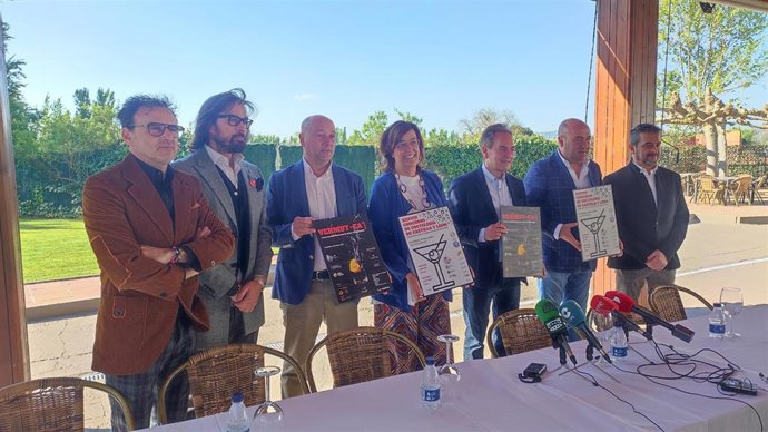 Presentación de la I convención nacional en torno el vermouth y el XXXVIII concurso de coctelería de Castilla y León.