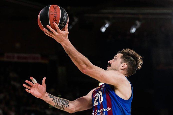 Nico Laprovittola of FC Barcelona in action during the Turkish Airlines EuroLeague Play Off Game 5 match between FC Barcelona and FC Bayern Munich  at Palau Blaugrana on May 03, 2022 in Barcelona, Barcelona, Spain.
