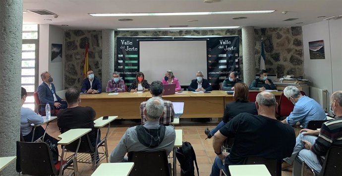 Reunión preparatoria de la campaña de recolección de cerezas del Valle del Jerte