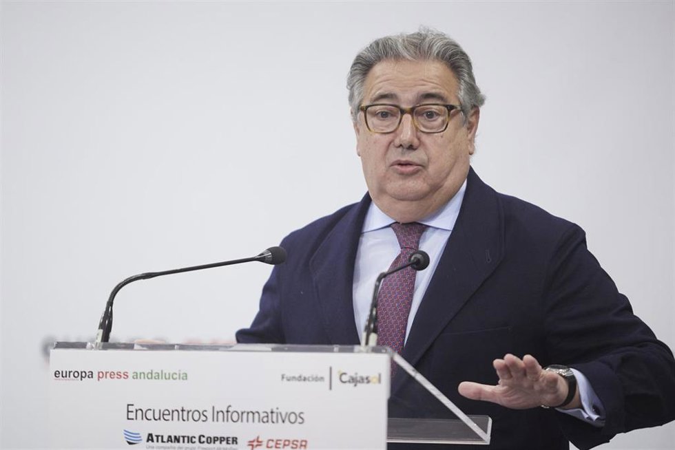 Archivo - El eurodiputado, Juan Ignacio Zoido, durante los Encuentros Informativos de Europa Press en la Fundación Cajasol, a 2 de marzo de 2022 en Sevilla (Andalucía, España)