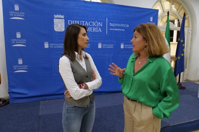 Carmen Belén López con Almur