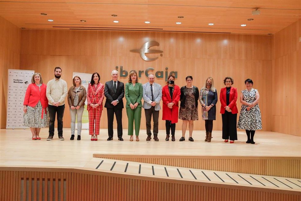 La ministra de Educación y FP participa, en Zaragoza, en la jornada 'Acoso escolar: ¿Qué podemos hacer desde casa?'.
