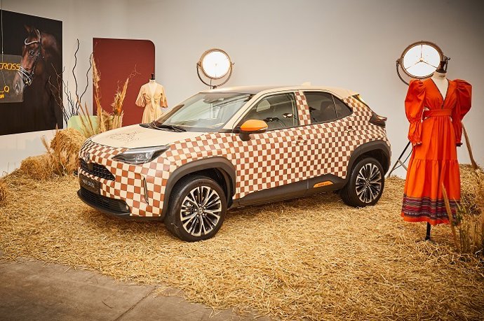 Archivo - Toyota y la firma de moda IQ Collection lanzan una versión especial del Yaris Cross Electric Hybrid