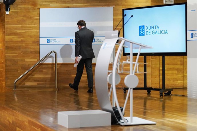 El líder del PP y presidente en funciones de la Xunta de Galicia, Alberto Núñez Feijóo, sale tras su último Consello da Xunta.