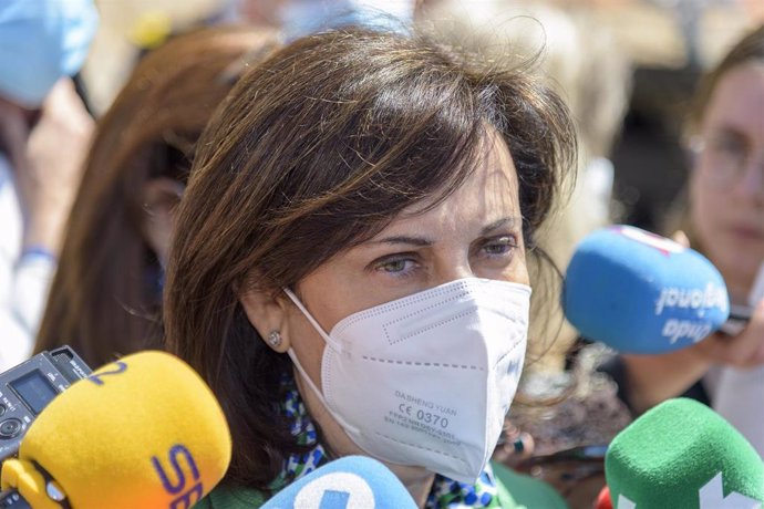 La ministra de Defensa, Margarita Robles, ofrece declaraciones a los medios