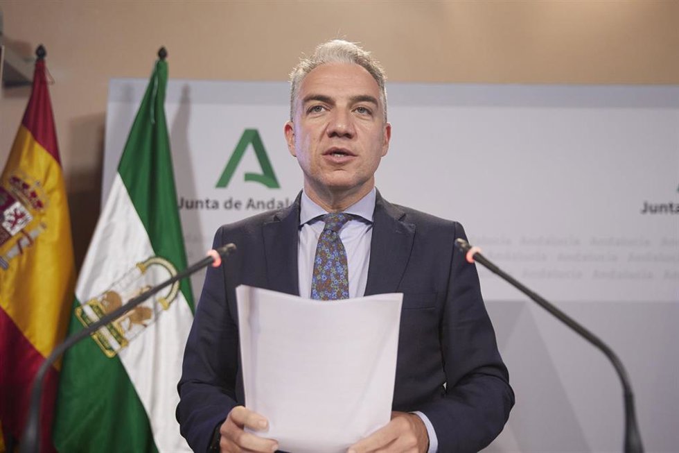 El consejero de Presidencia, Elías Bendodo, durante la rueda de prensa tras el Consejo de Gobierno de la Junta de Andalucía en el Palacio de San Telmo, a 3 de mayo de 2022 en Sevilla (Andalucía, España)