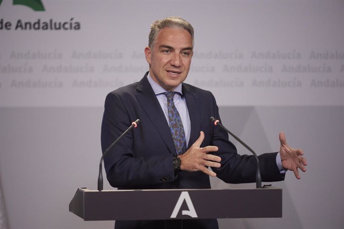 El consejero de Presidencia, Elías Bendodo, durante la rueda de prensa tras el Consejo de Gobierno de la Junta de Andalucía en el Palacio de San Telmo, a 3 de mayo de 2022 en Sevilla (Andalucía, España)