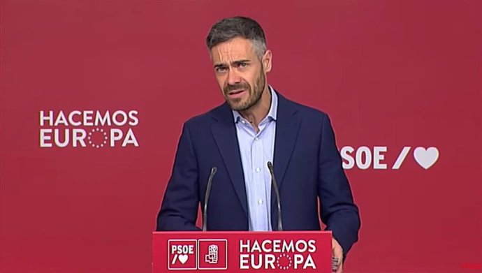 El portavoz de la Ejecutiva del PSOE, Felipe Sicilia, en declaraciones a los medios 