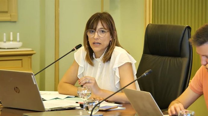 La jefa de la Inspección Educativa de la Conselleria, Camila Tururí, comparece en el Parlament.